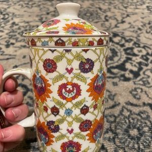 Tea Mug with built in tea infuser